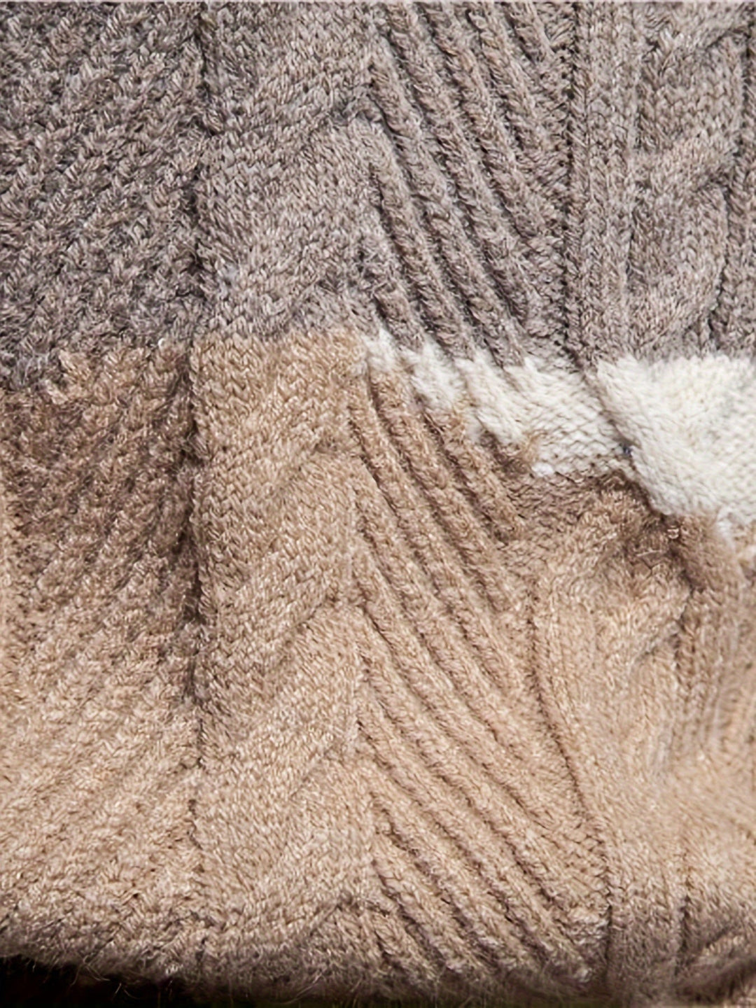 Ellis | Texturerad Färgblock Sweater
