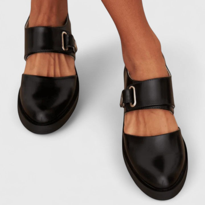Cara | Modern Cut-Out Buckle Mary Jane Skor