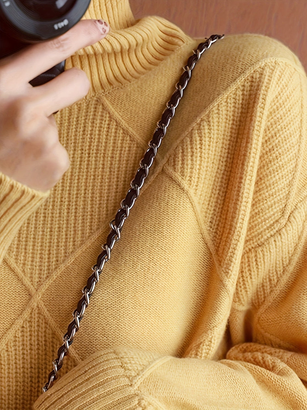 Freya | Texturerad Turtleneck Tröja