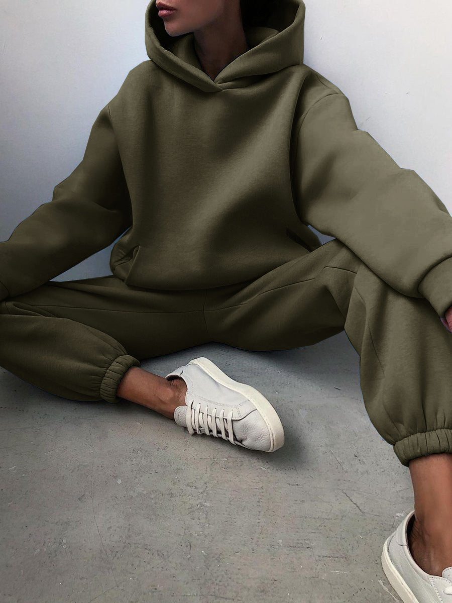 Mjukisset dam med huva – stickad hoodie och byxor, 15 färger