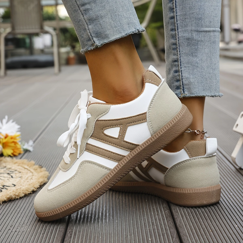 Harper | Stödjande Sneakers med Bred Tå