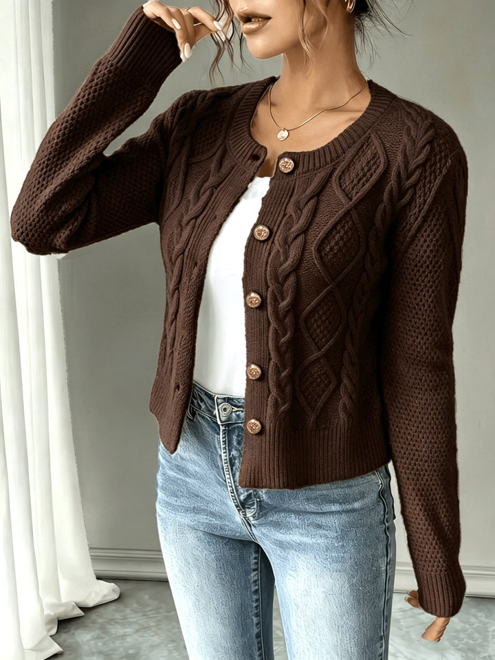 Cecilia | Kabelstickad Knapp-Front Kofta
