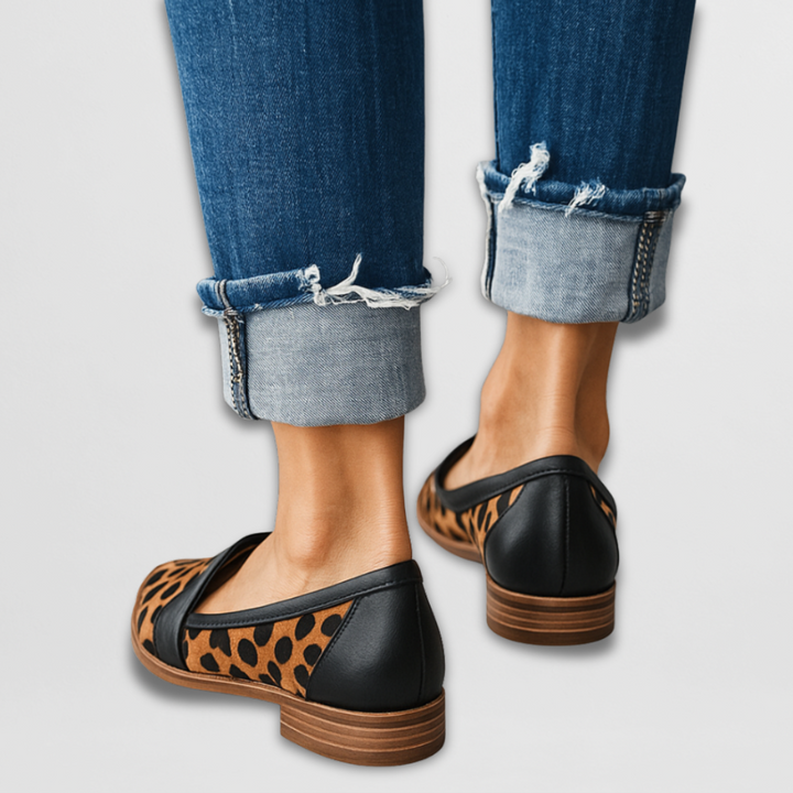 Nadia | Klassiska Spetsiga Slip-On Loafers
