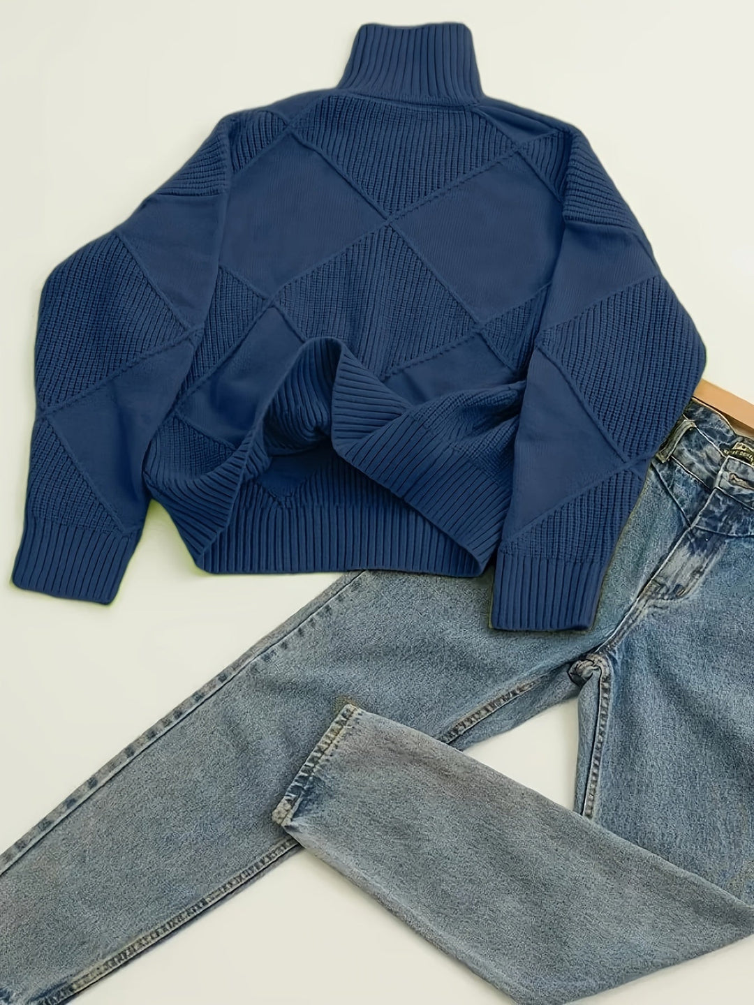 Freya | Texturerad Turtleneck Tröja