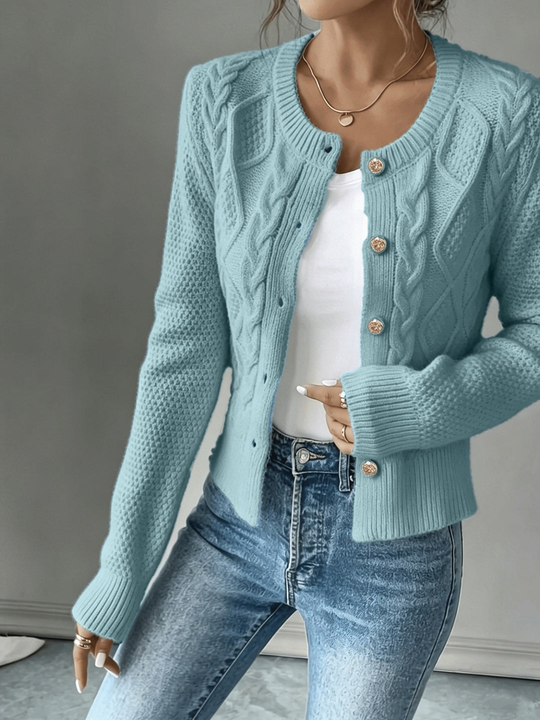 Cecilia | Kabelstickad Knapp-Front Kofta