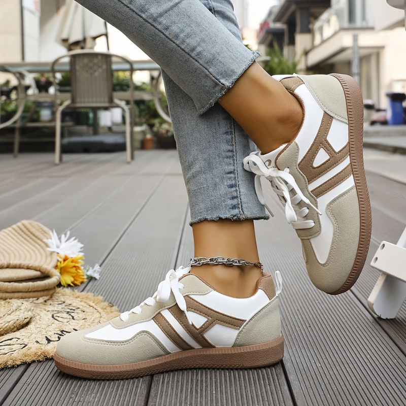 Harper | Stödjande Sneakers med Bred Tå