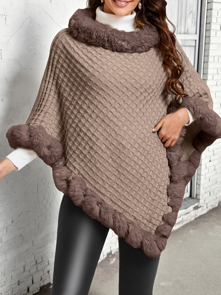 Rosabel | Mysig Poncho med Pälsdetaljer