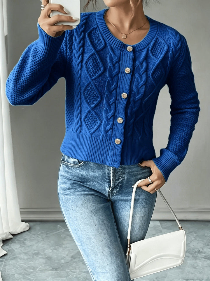 Cecilia | Kabelstickad Knapp-Front Kofta