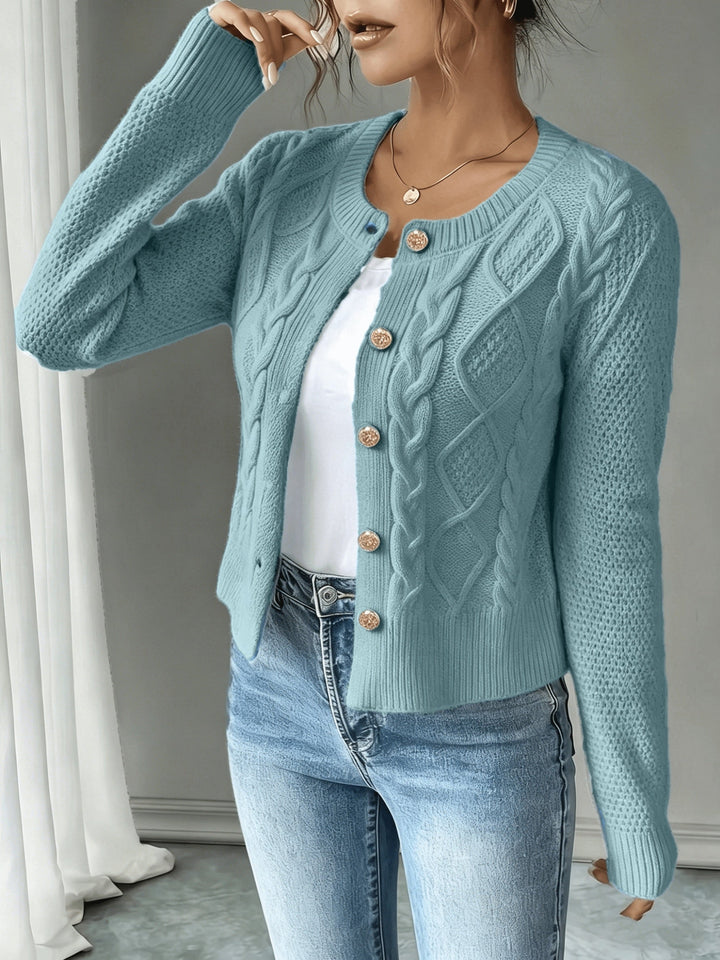 Cecilia | Kabelstickad Knapp-Front Kofta