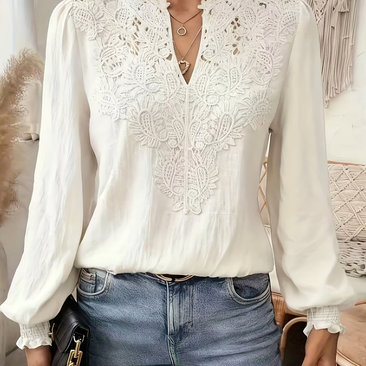 Harriet | Raffinerad Blus med Spetsdetaljer