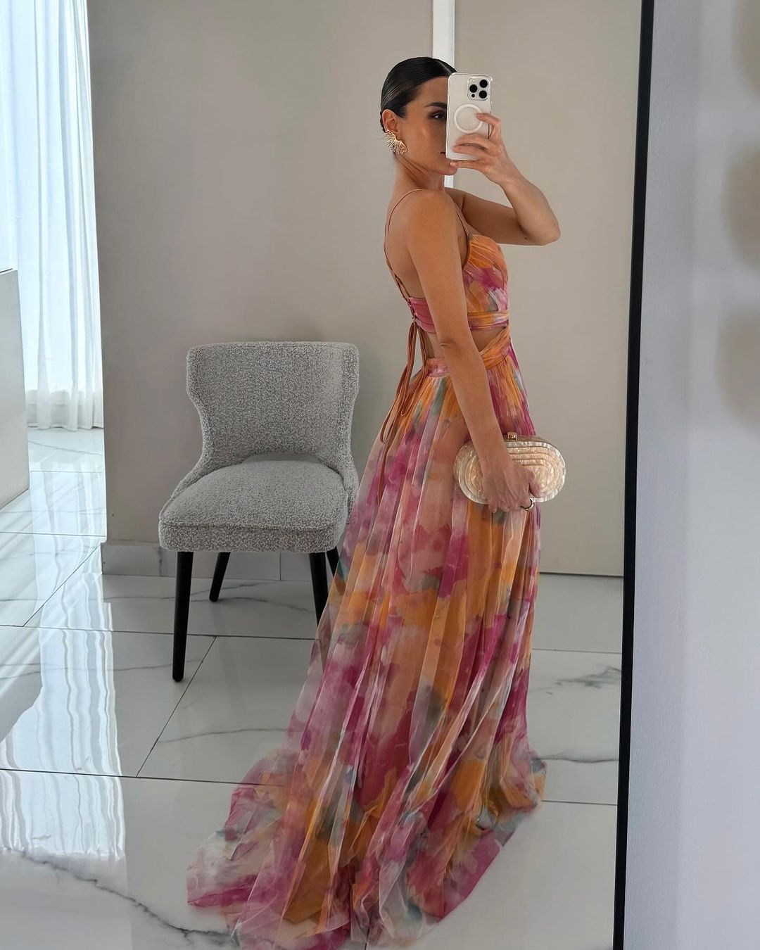 Alexia | Elegant ärmlös blommig kvällsklänning
