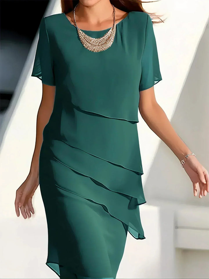Kelsey | Elegant Flowy Klänning med Korta Ärmar
