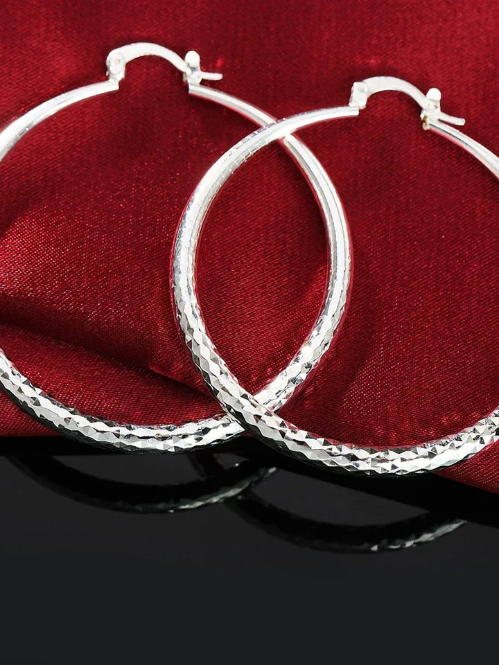 Renata | Texturerade Statement Hoop Örhängen