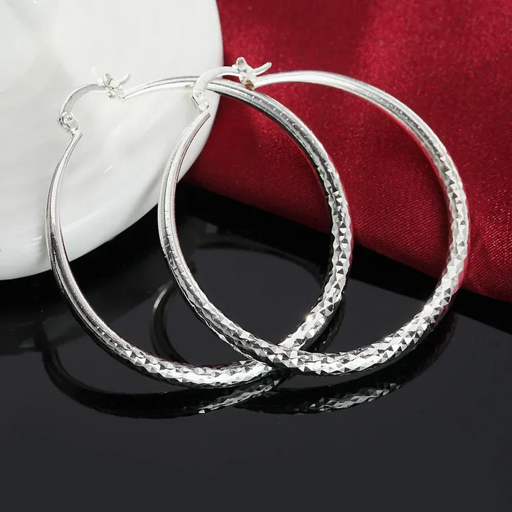 Renata | Texturerade Statement Hoop Örhängen