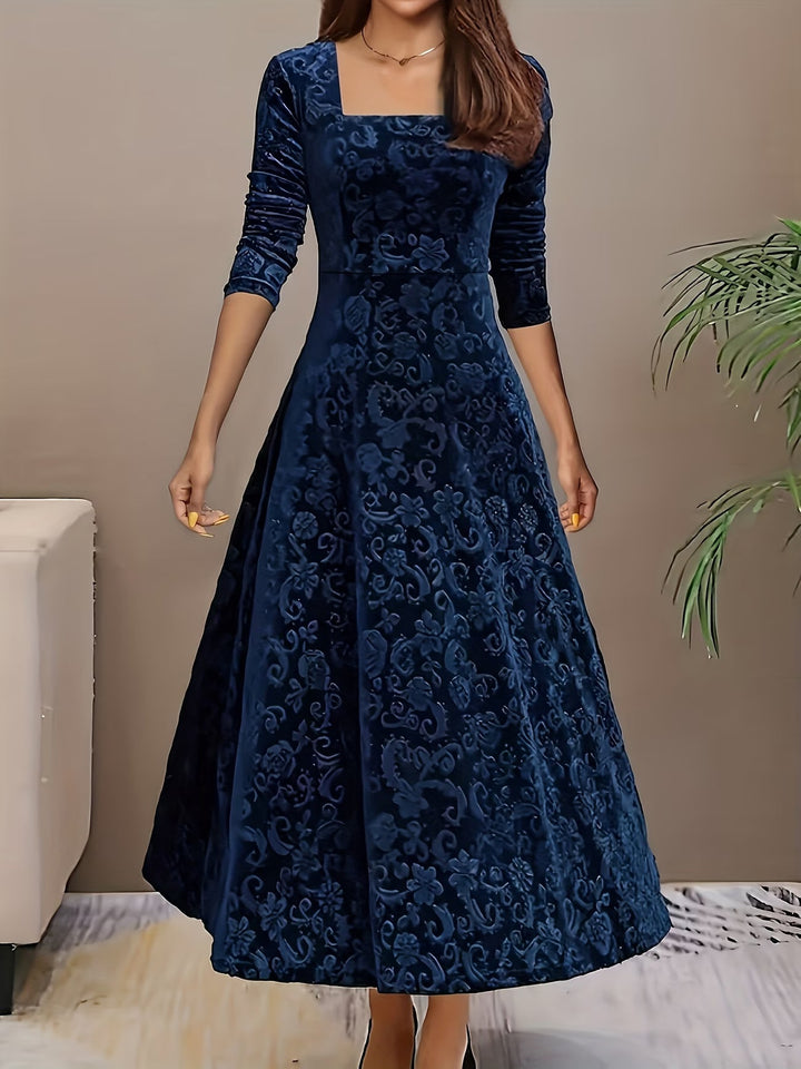 Renata | Elegant Klänning med Mellanlånga Ärmar och Blommönster