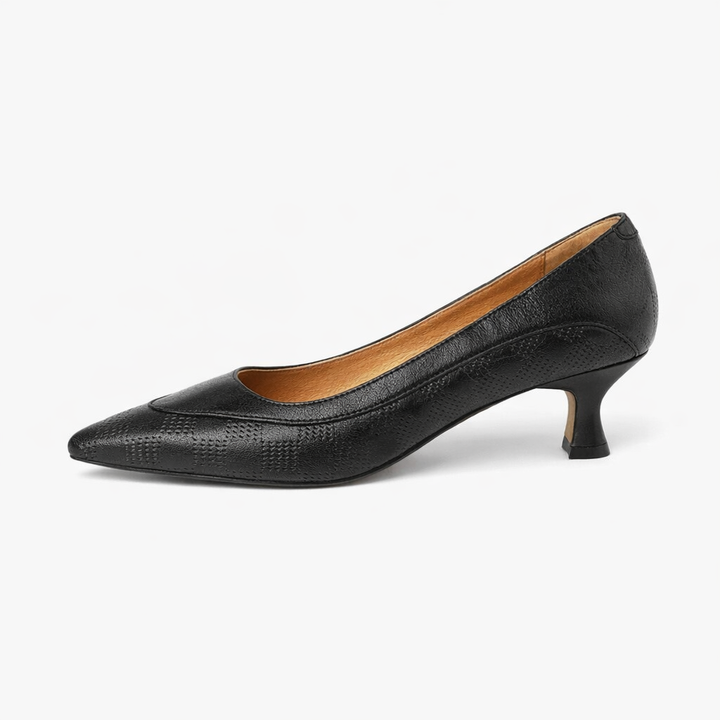 Amara | Spetsig Kattklack Pumps