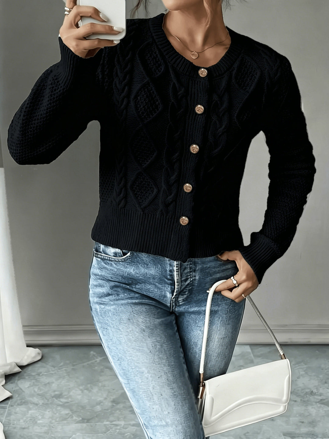 Cecilia | Kabelstickad Knapp-Front Kofta