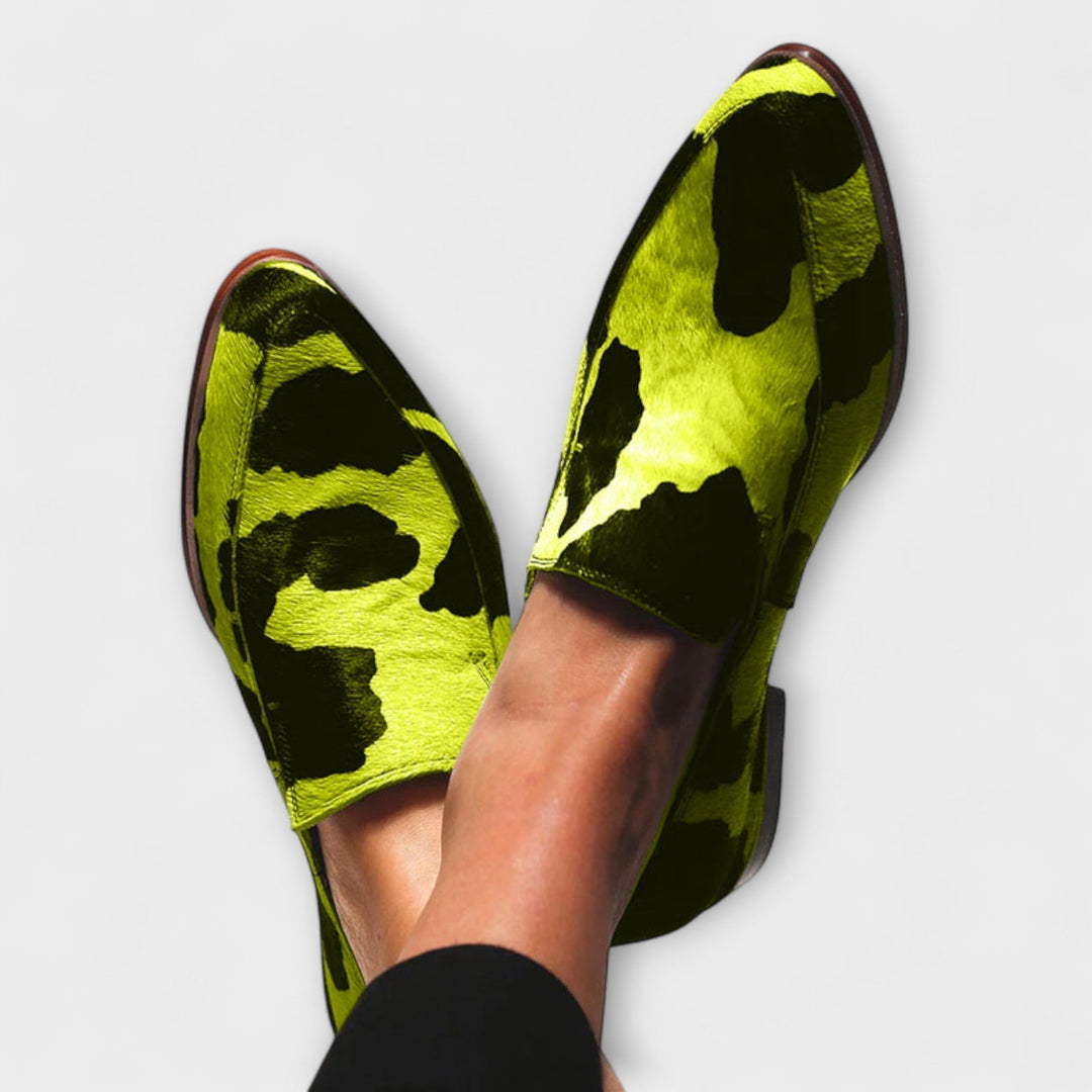 Paloma | Klassiska Cow Print Loafers