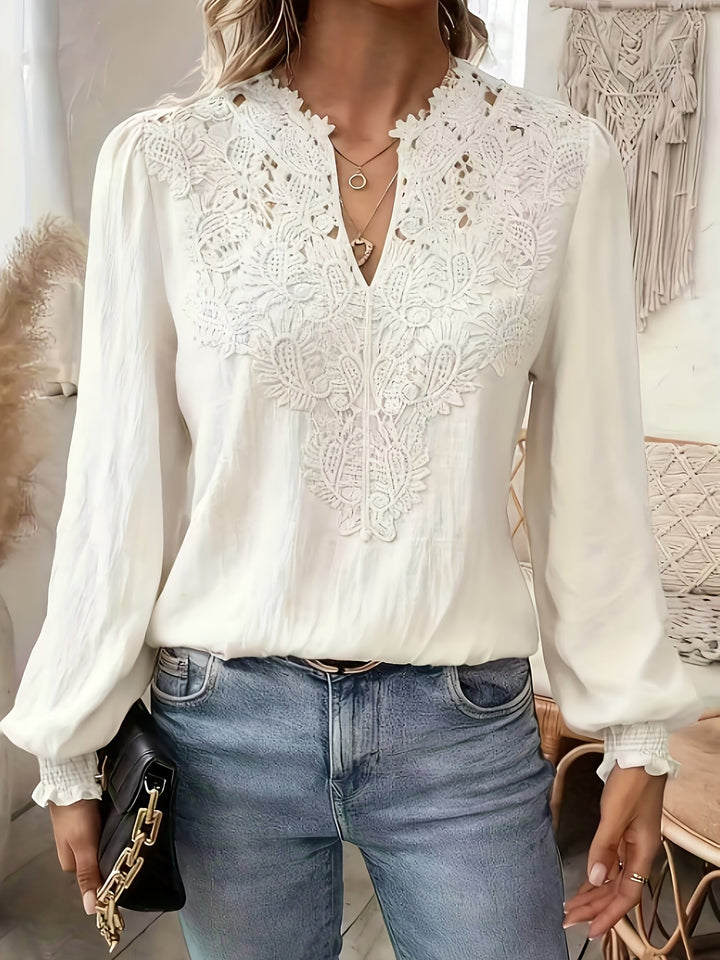 Harriet | Raffinerad Blus med Spetsdetaljer