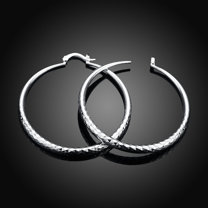 Renata | Texturerade Statement Hoop Örhängen