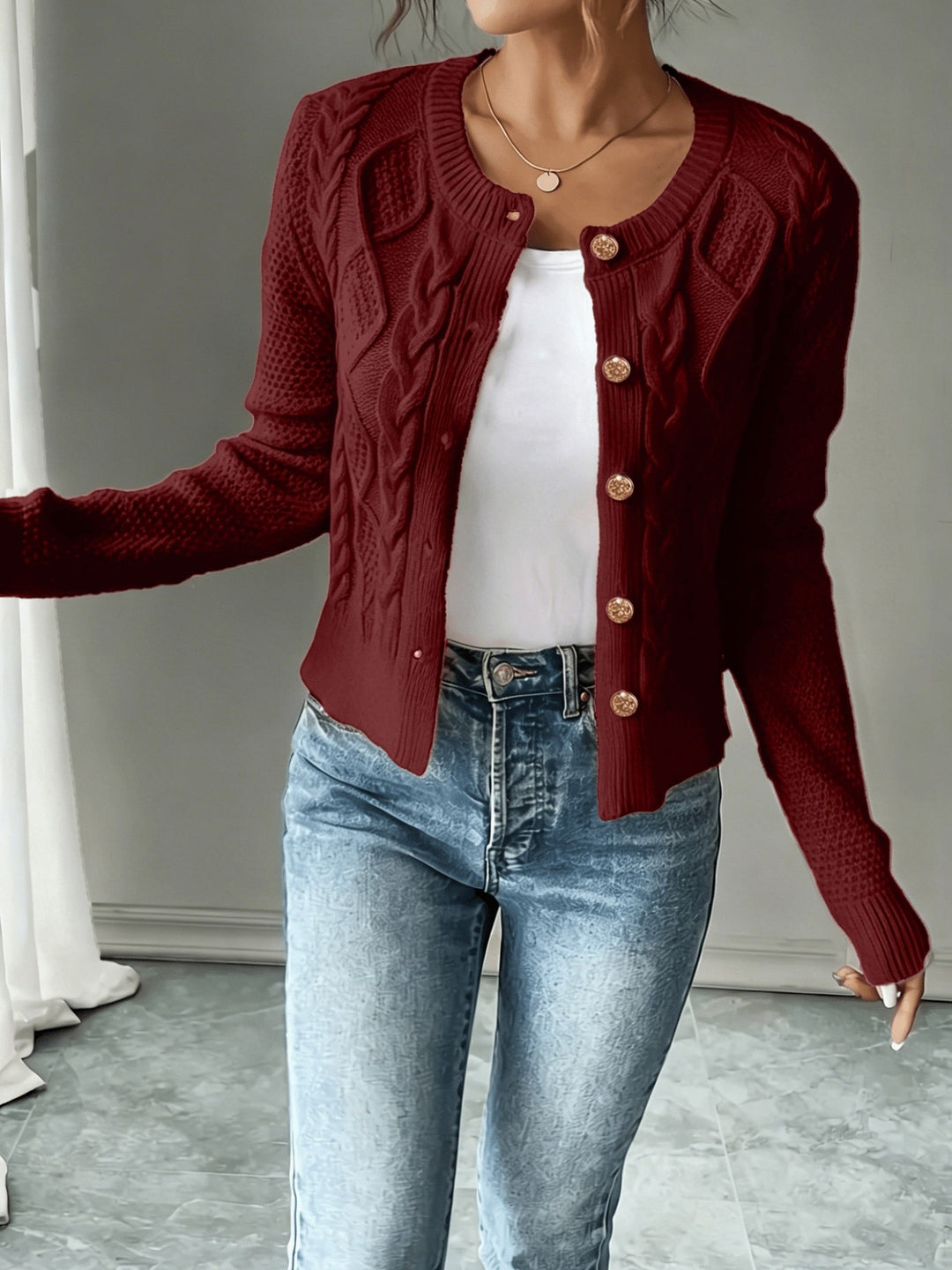 Cecilia | Kabelstickad Knapp-Front Kofta