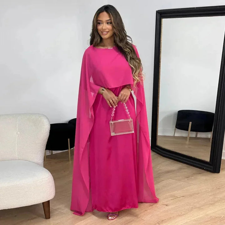 Rhianna | Stilren Lång Cape Maxiklänning