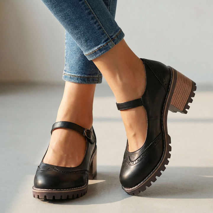 Darcy | Klassiska T-Strap Stängda Tåklackar