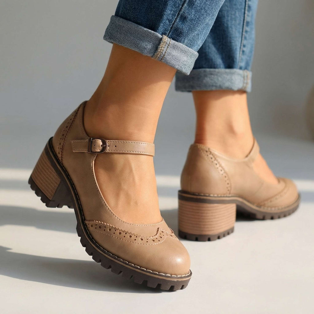 Darcy | Klassiska T-Strap Stängda Tåklackar