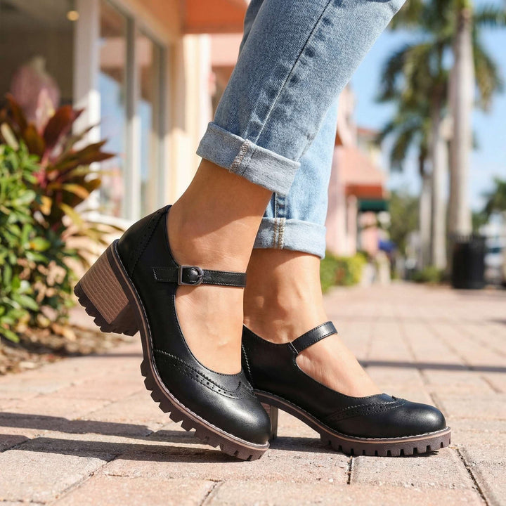 Darcy | Klassiska T-Strap Stängda Tåklackar