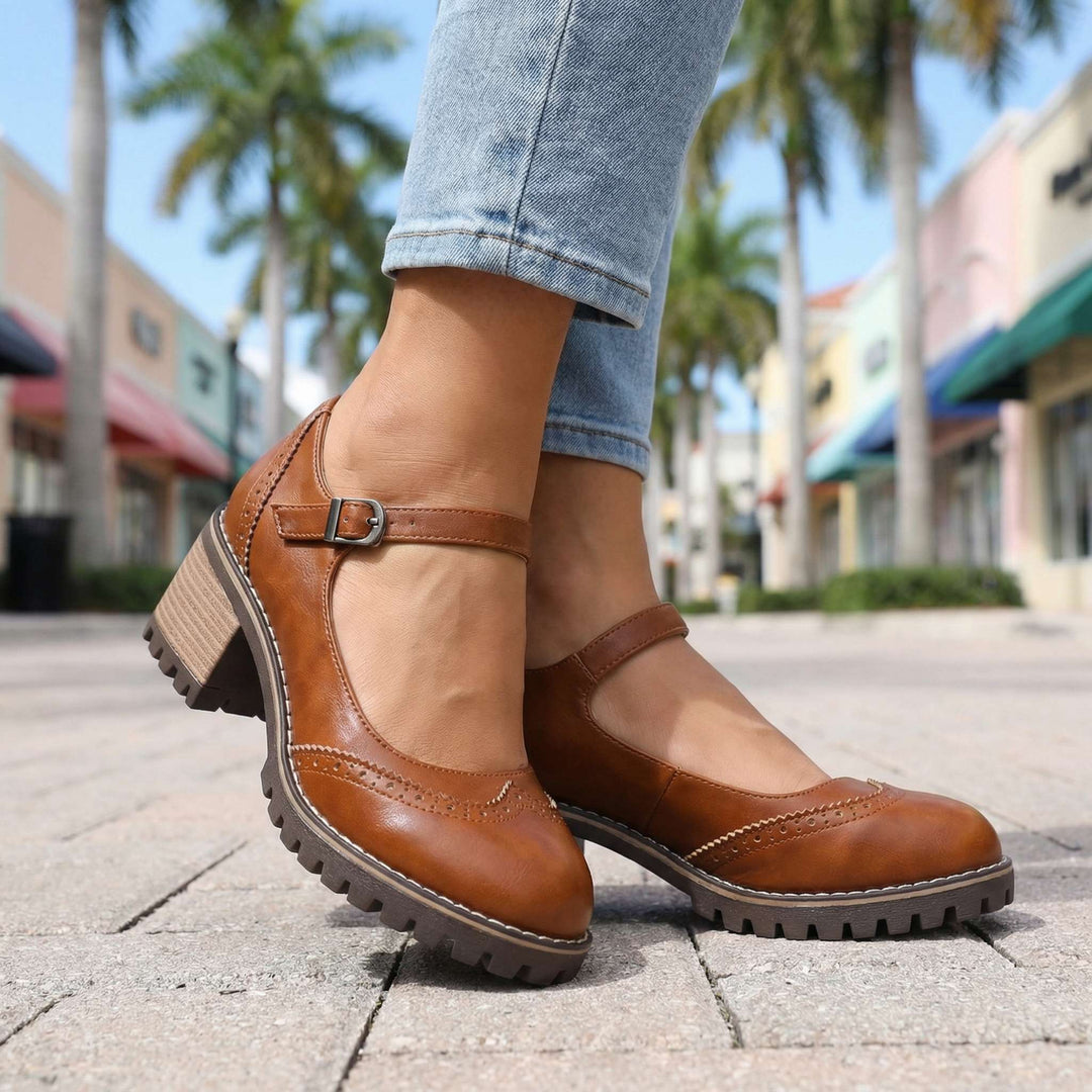 Darcy | Klassiska T-Strap Stängda Tåklackar