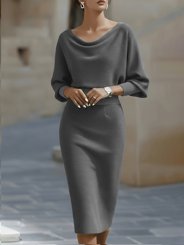 Liora | Elegant Draped Batwing Midi Klänning